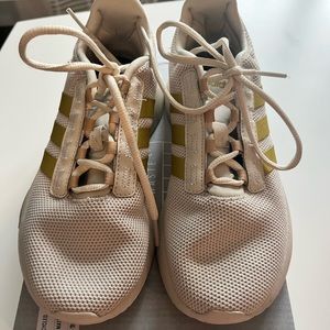 Adidas girls Racer TR21K size 4